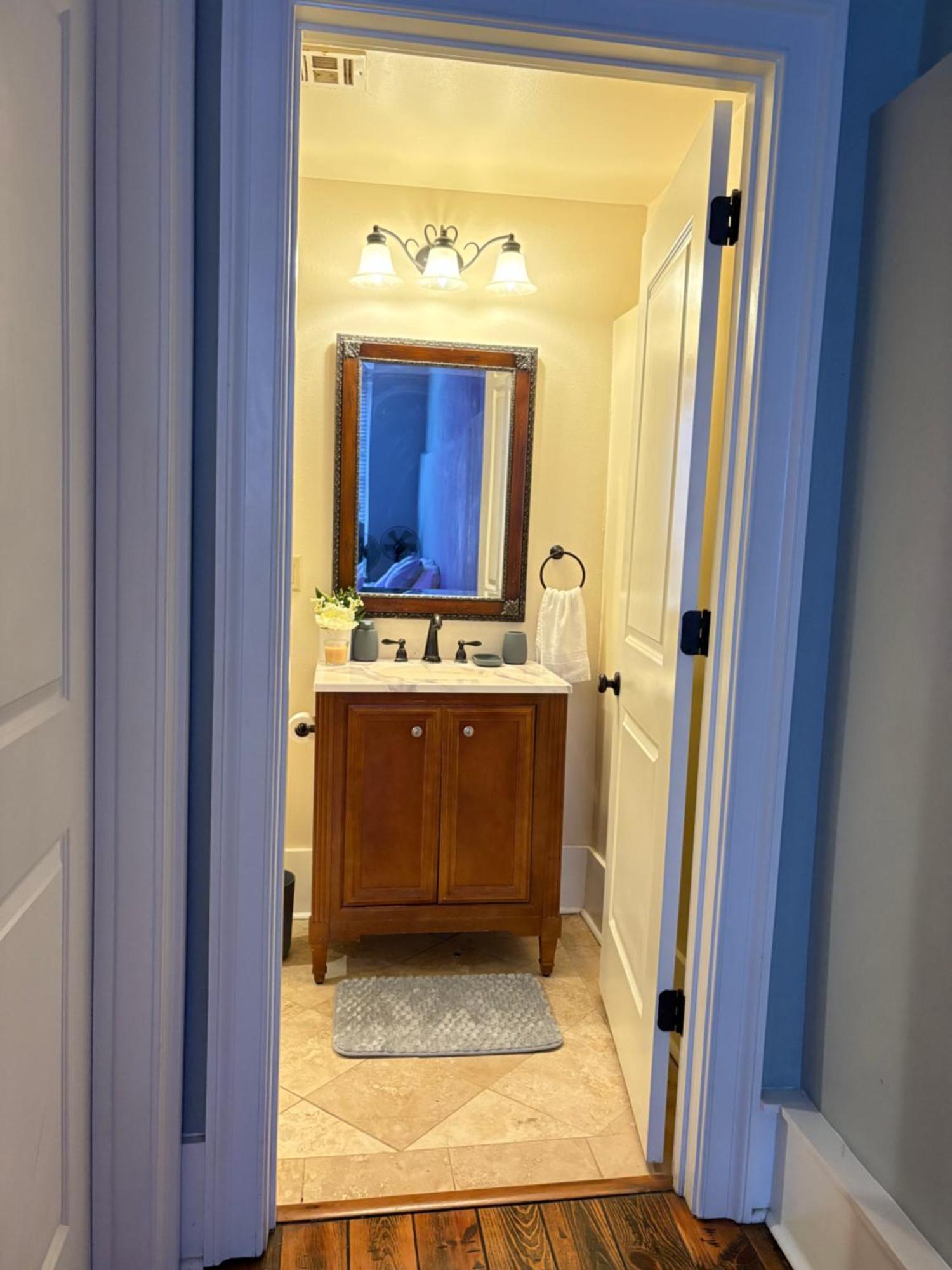 Luxury Decatur St New Orleans, French Quarter's Vieux Carre Apartment