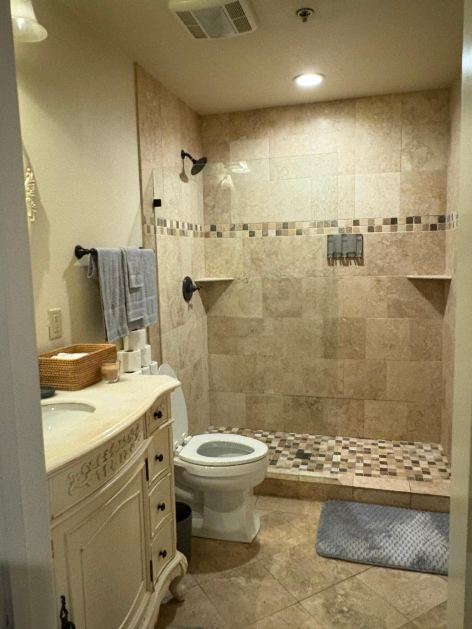 Luxury Decatur St New Orleans, French Quarter's Vieux Carre Apartment New Orleans