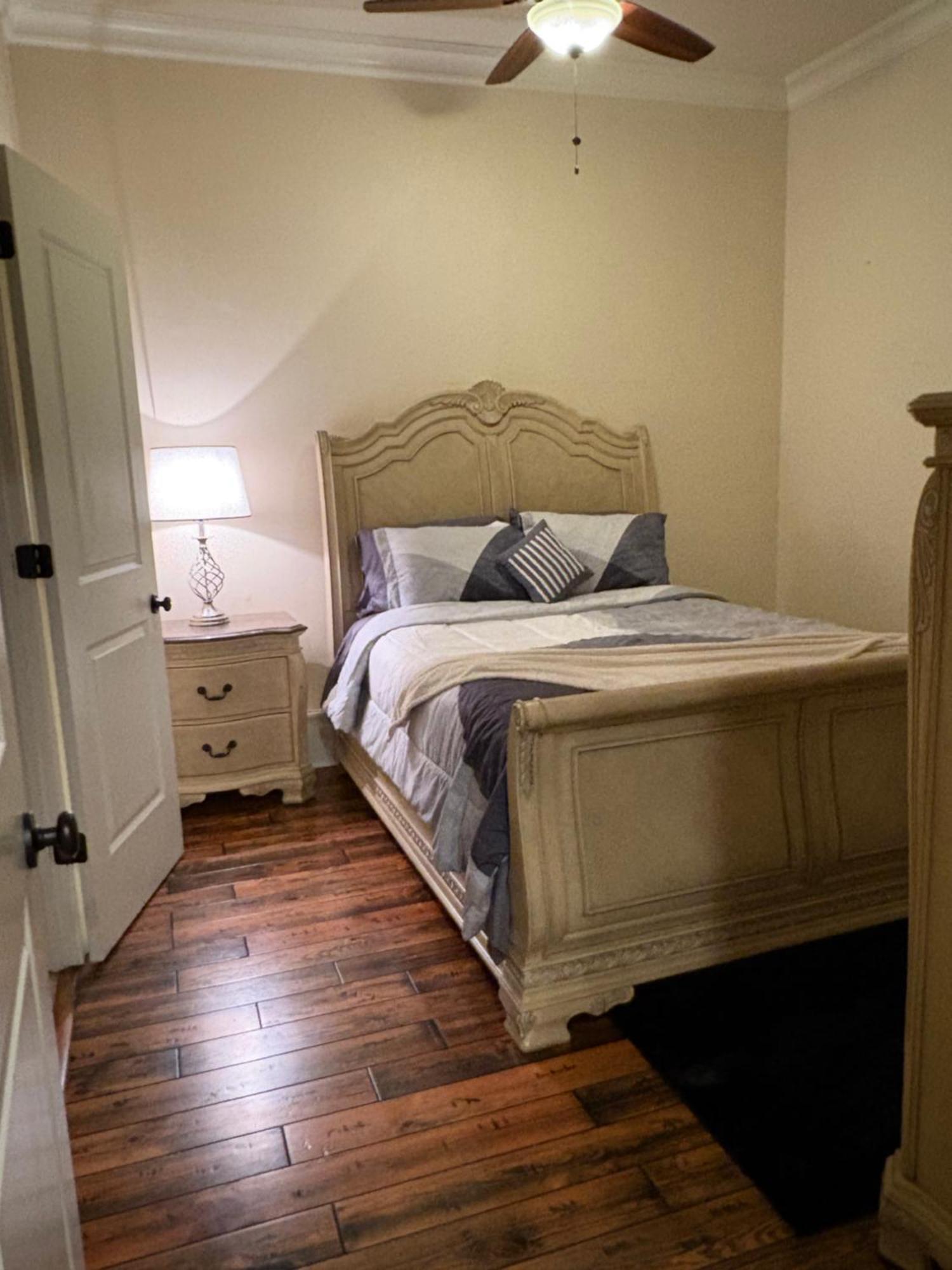 Luxury Decatur St New Orleans, French Quarter's Vieux Carre Apartment *